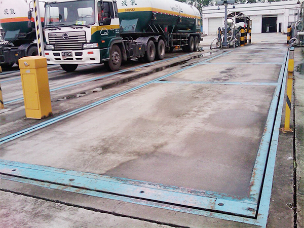 混泥土臺面汽車衡（模擬式、數(shù)字式）